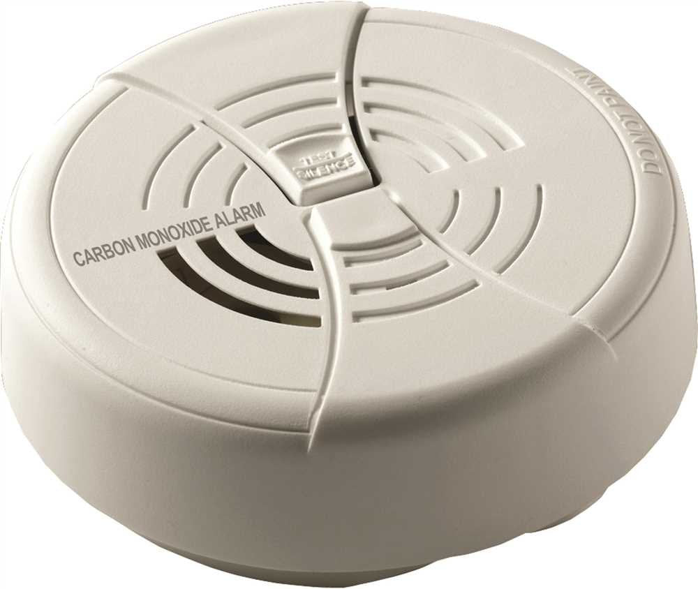 FIRST ALERT Carbon Monoxide Alarm | BRK CO250 Battery Operated Carbon Monoxide Detector With 9-Volt Battery & Two Silence Features